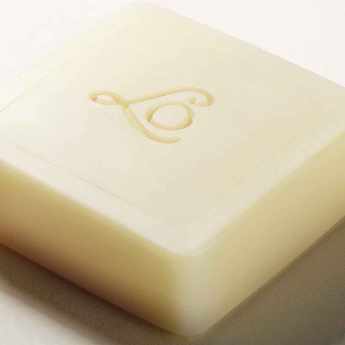 Парфюмированное мыло Fleurs de cerisier (Флёр де серизие)