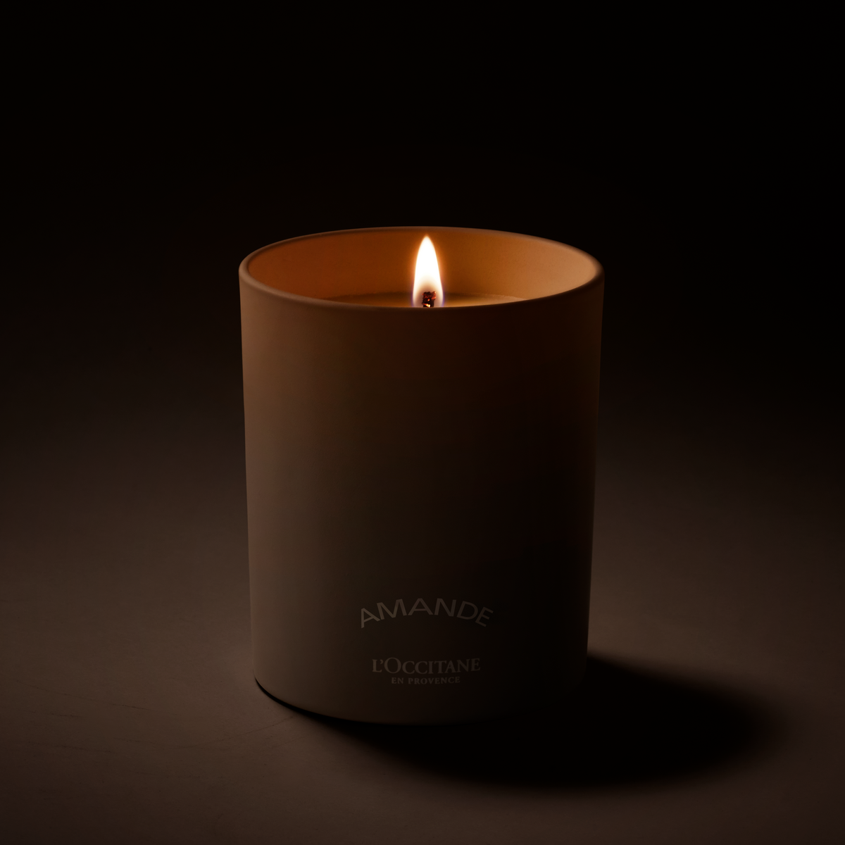 Свеча Миндаль